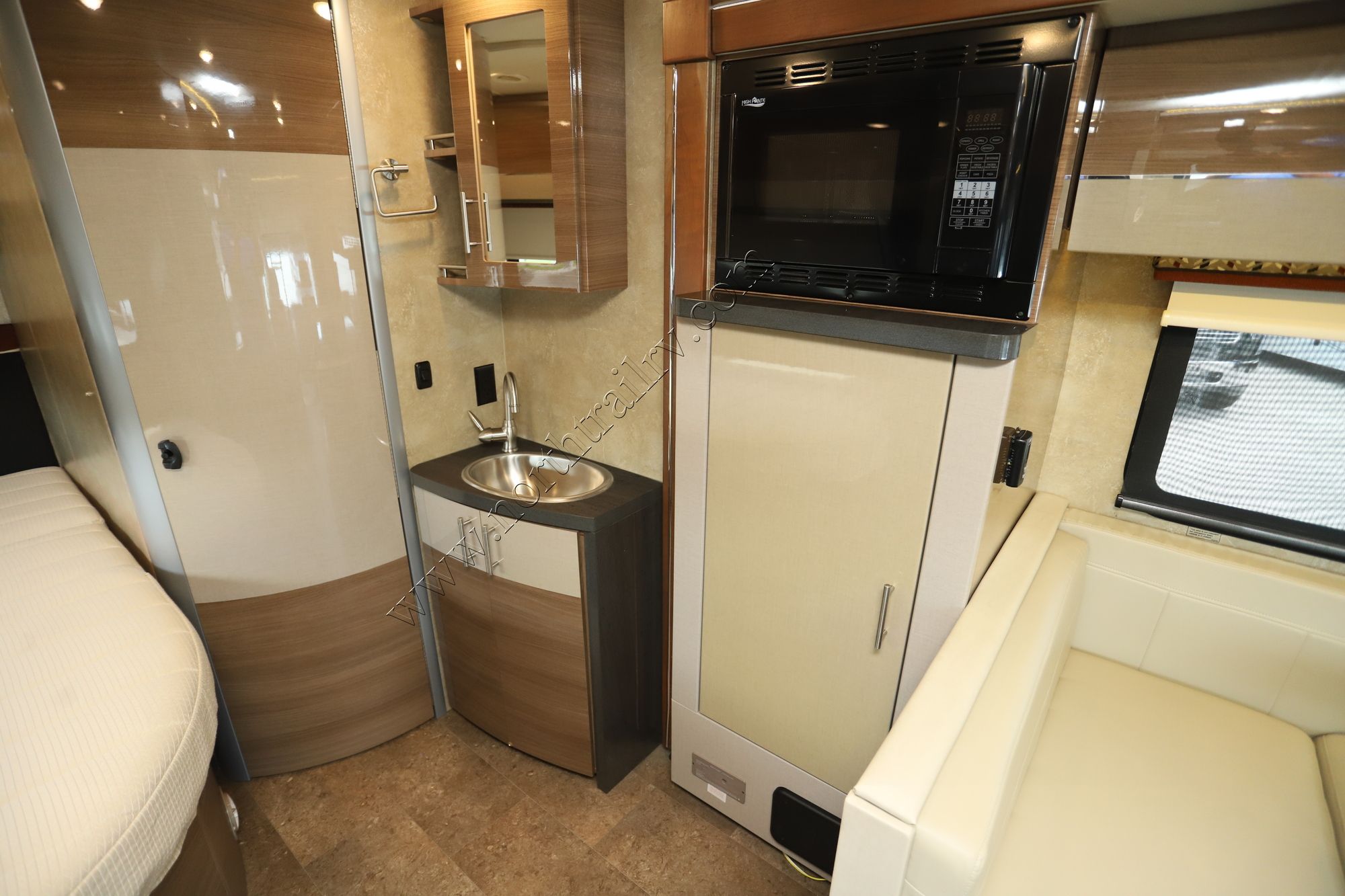 Used 2017 Winnebago View 24J Class C  For Sale