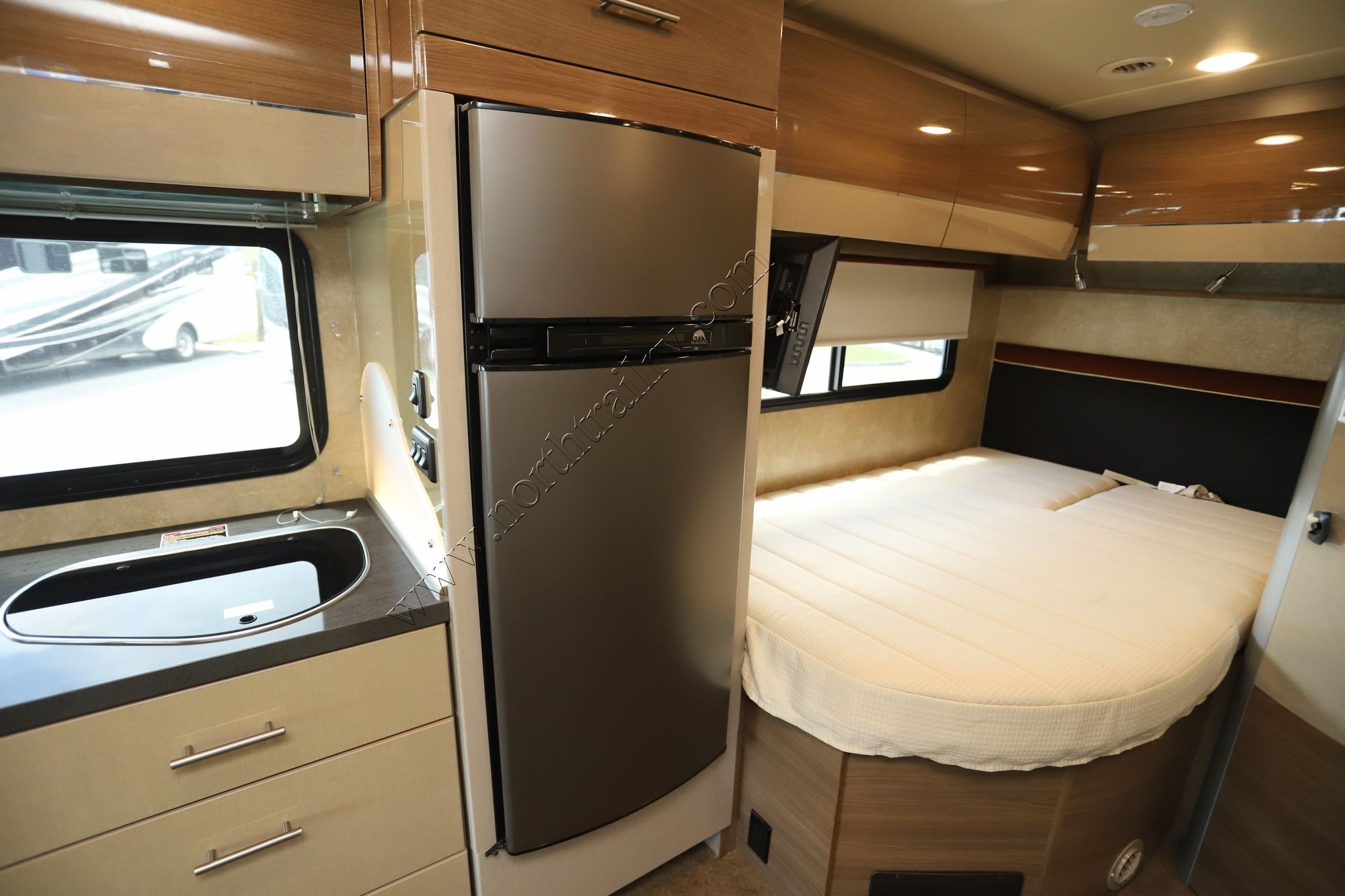 Used 2017 Winnebago View 24J Class C  For Sale