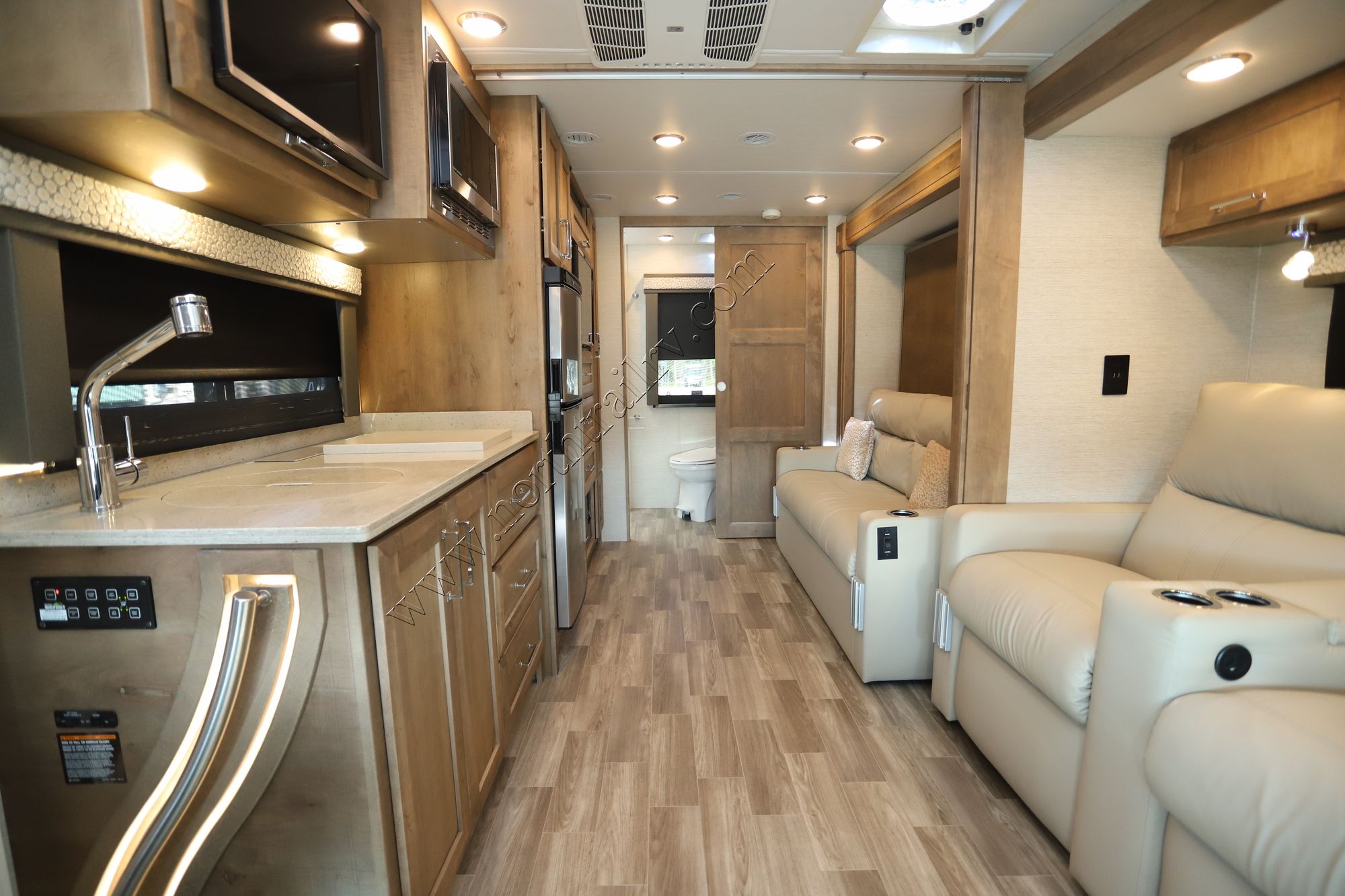 Used 2023 Tiffin Motor Homes Wayfarer 25RW Class C  For Sale