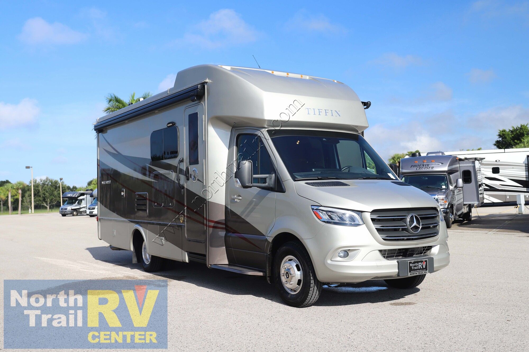 Used 2023 Tiffin Motor Homes Wayfarer 25RW Class C  For Sale