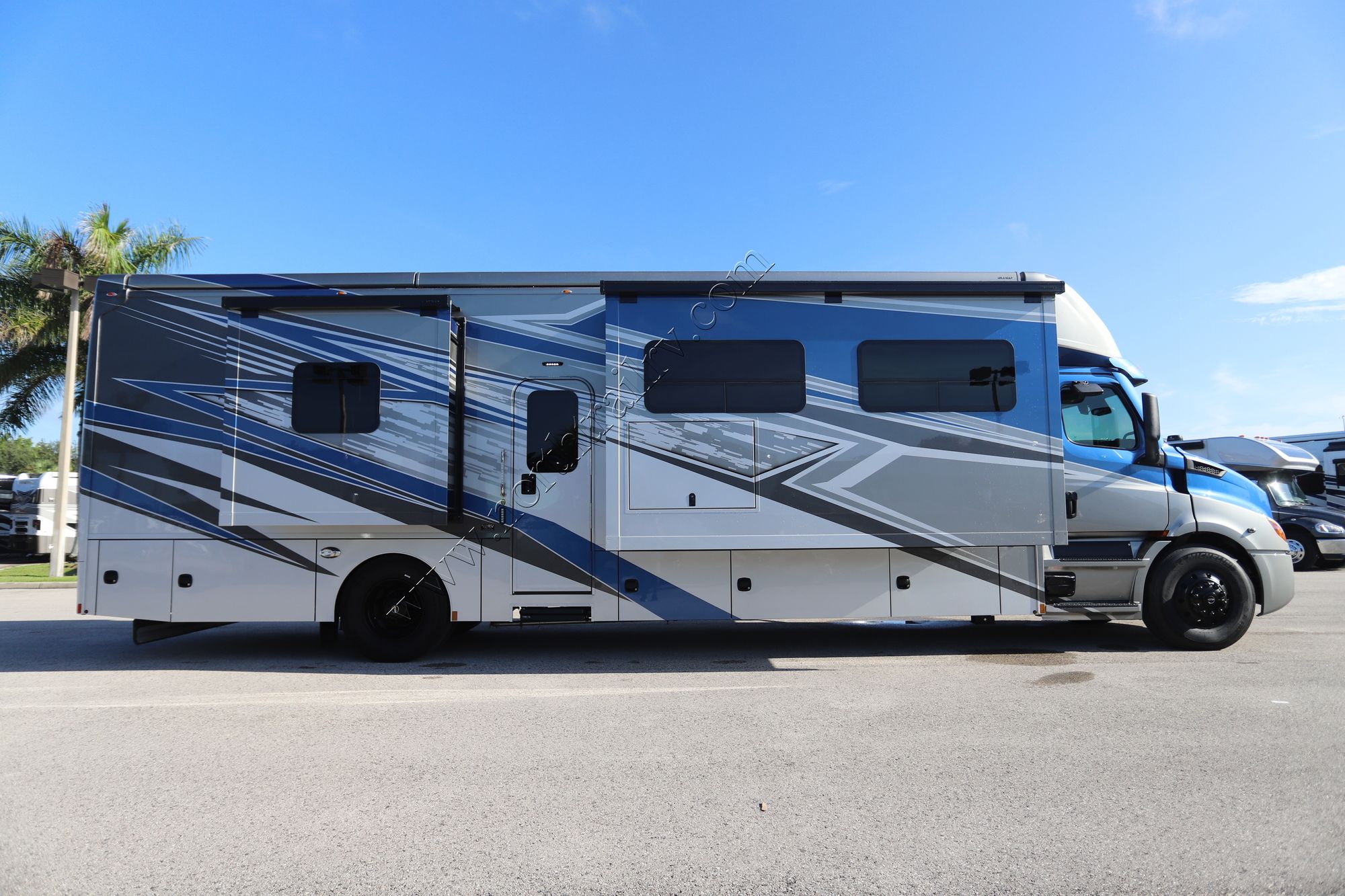 New 2025 Renegade Rv Explorer 40ERB Super C  For Sale