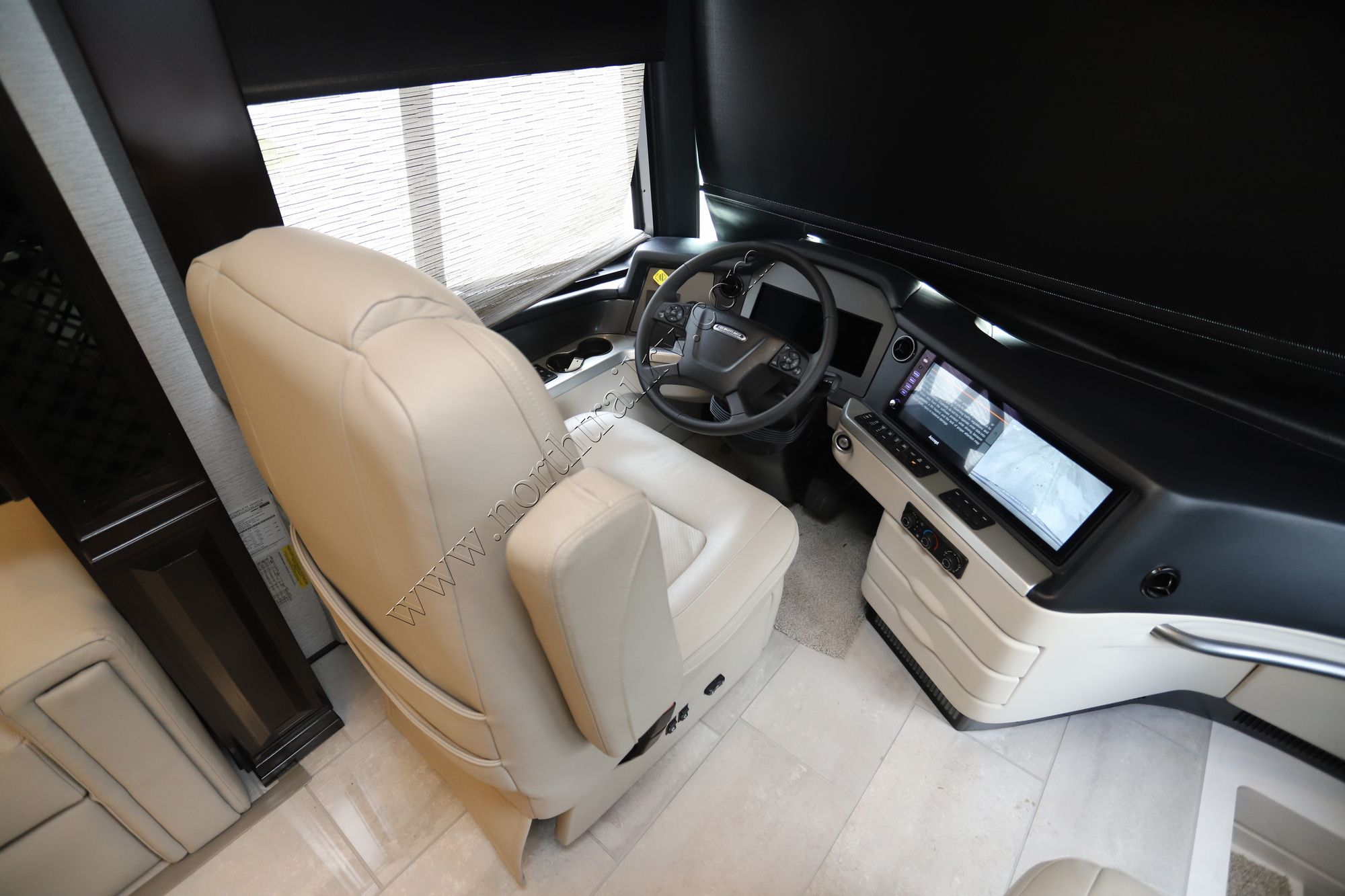 New 2025 Newmar London Aire 4551 Class A  For Sale