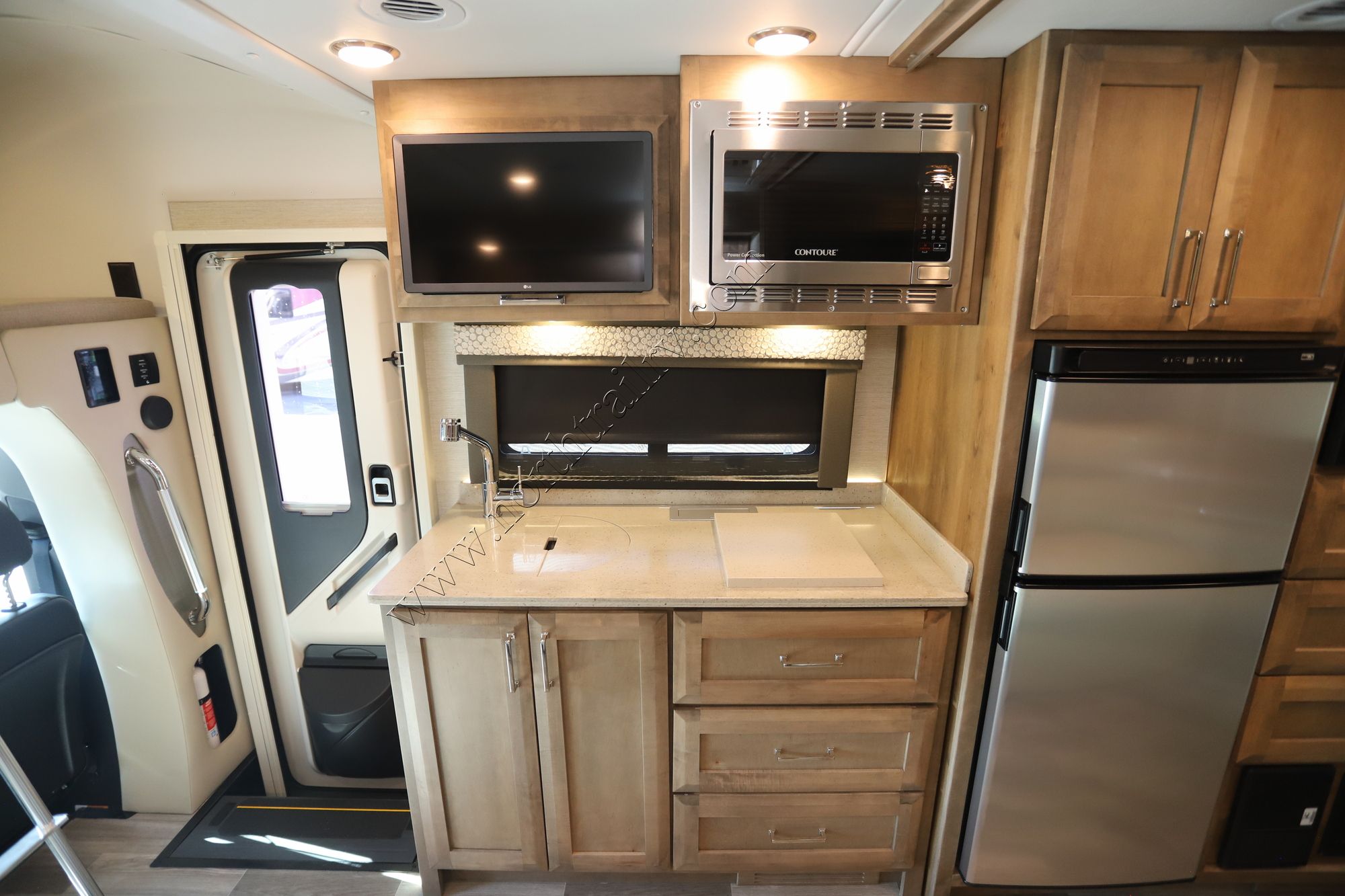 Used 2023 Tiffin Motor Homes Wayfarer 25RW Class C  For Sale