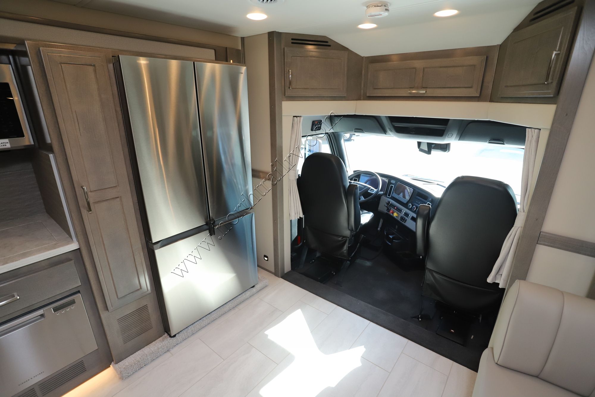 New 2025 Renegade Rv Explorer 40ERB Super C  For Sale