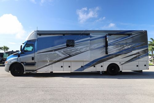 2025 Renegade Rv Explorer 40ERB Super C