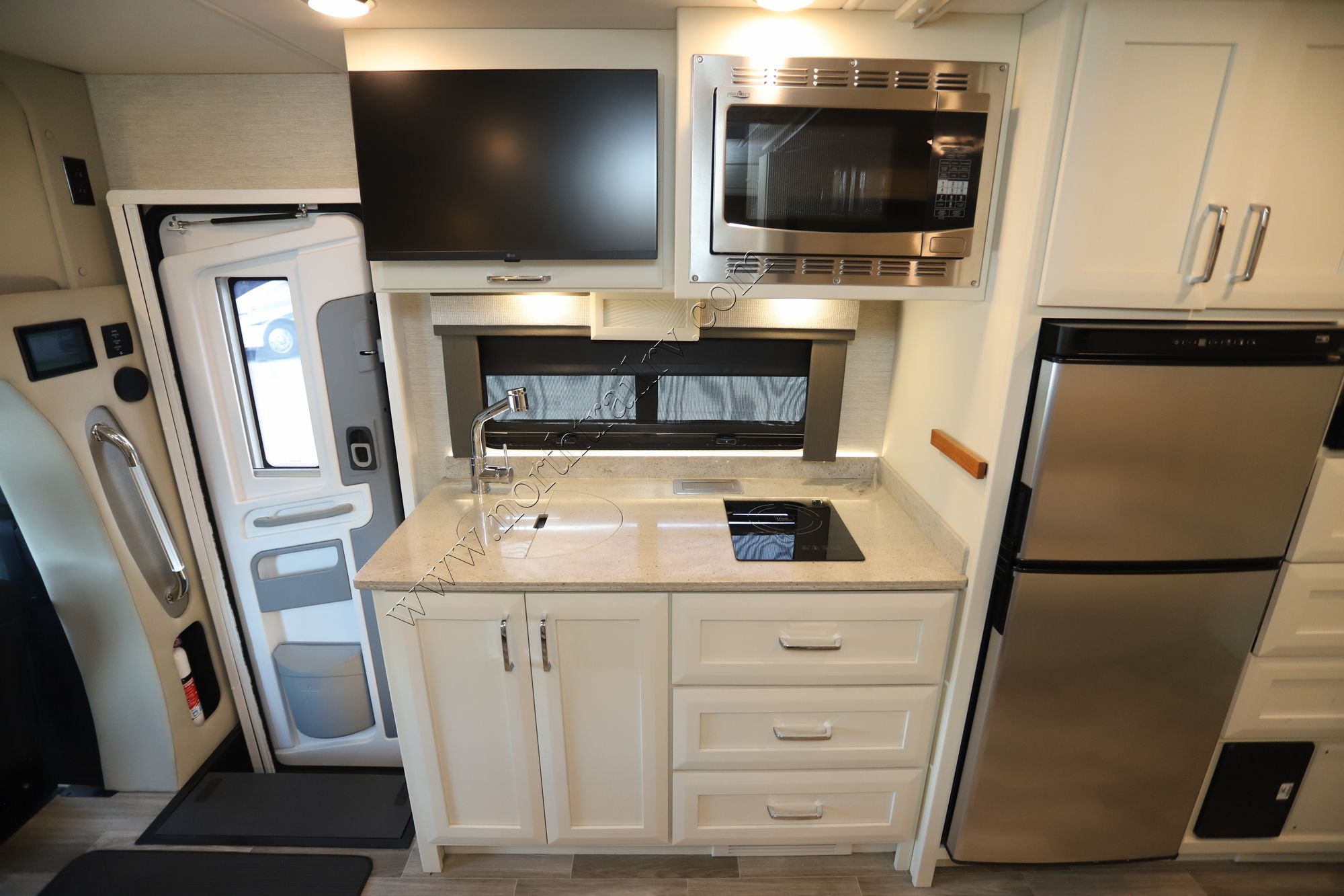 Used 2024 Tiffin Motor Homes Wayfarer 25RW Class C  For Sale