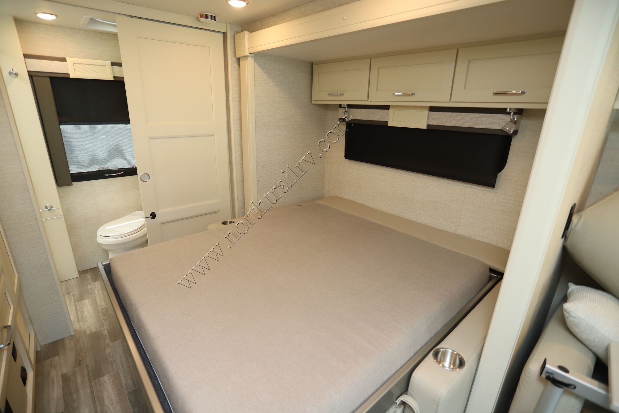 Used 2024 Tiffin Motor Homes Wayfarer 25RW Class C  For Sale