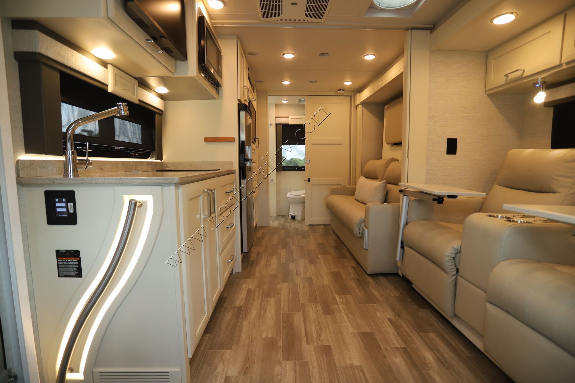 Used 2024 Tiffin Motor Homes Wayfarer 25RW Class C  For Sale