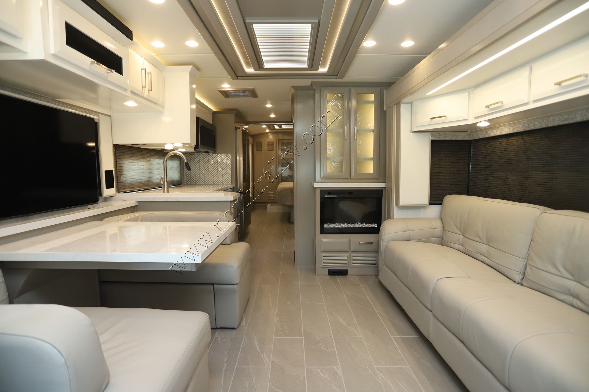 New 2025 Newmar New Aire 3543 Class A  For Sale