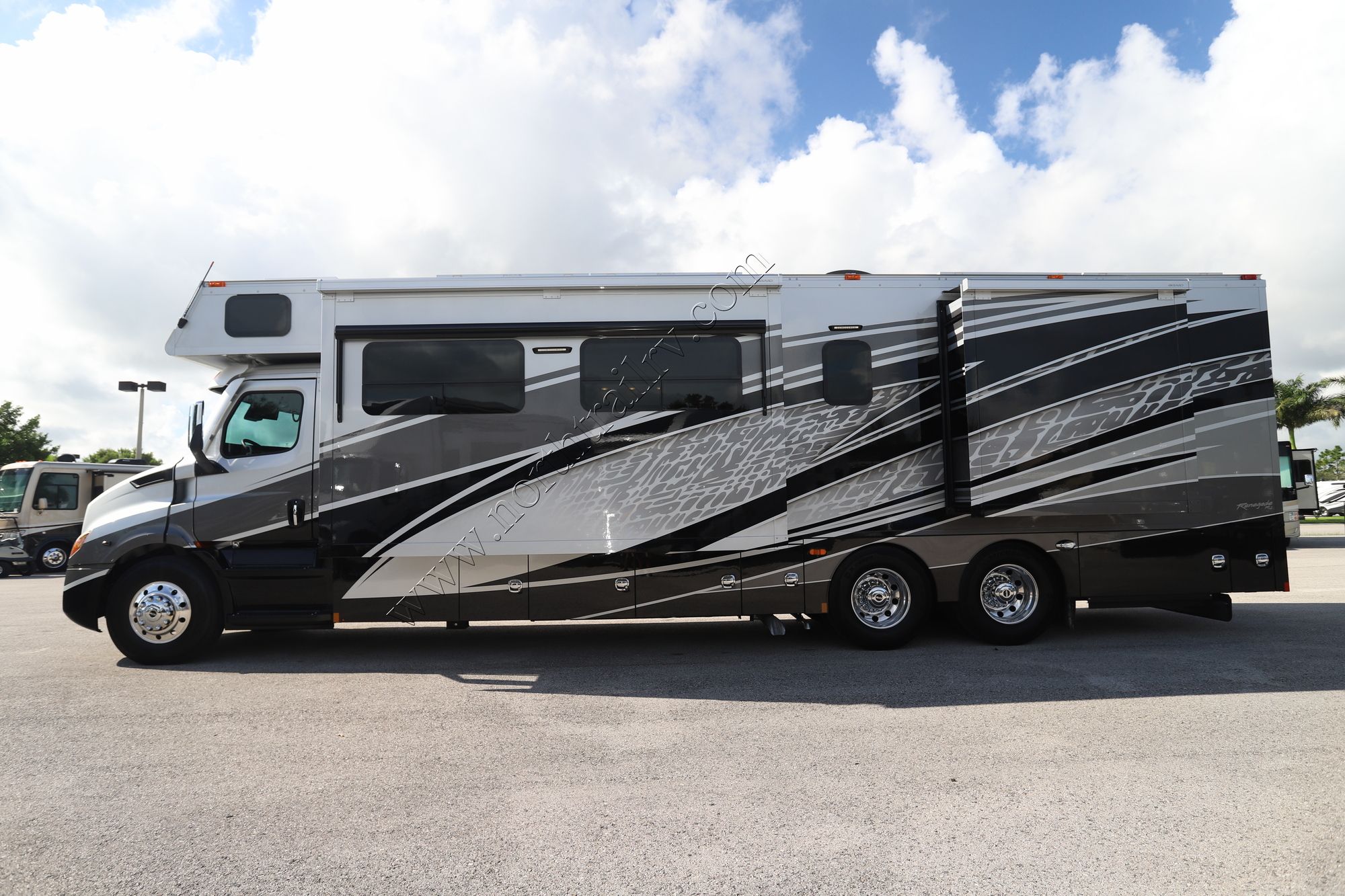 New 2025 Renegade Rv Classic 41CRB Super C  For Sale