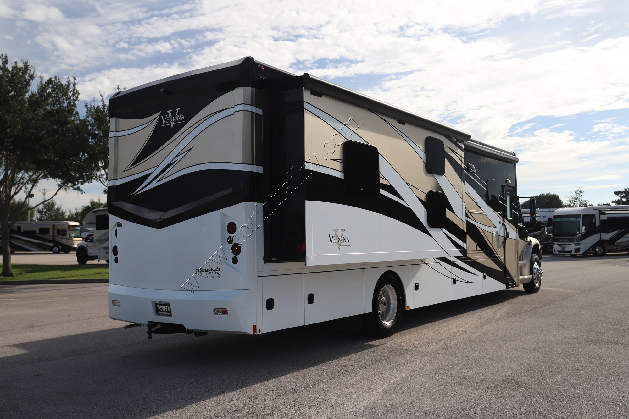 Used 2019 Renegade Rv Verona 40VBH Super C  For Sale