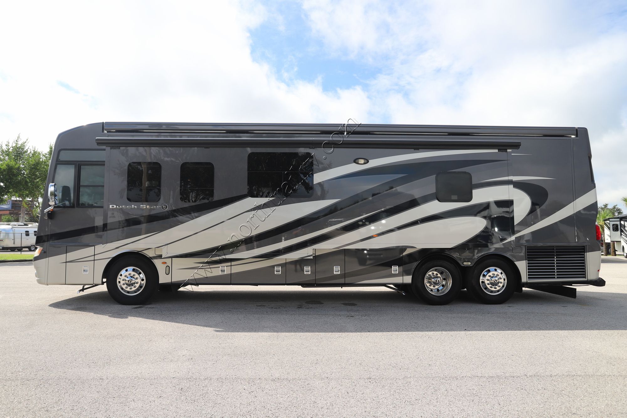 Used 2018 Newmar Dutch Star 4018 Class A  For Sale