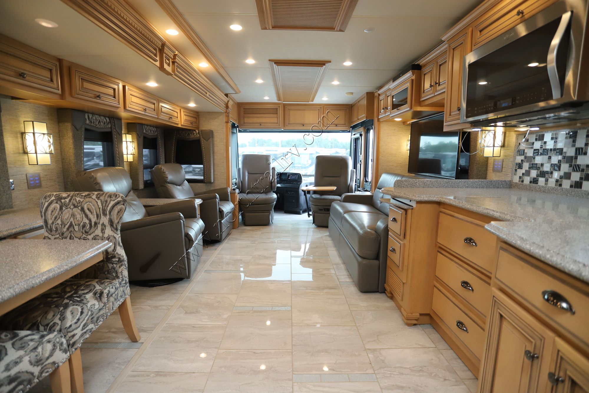 Used 2018 Newmar Dutch Star 4018 Class A  For Sale