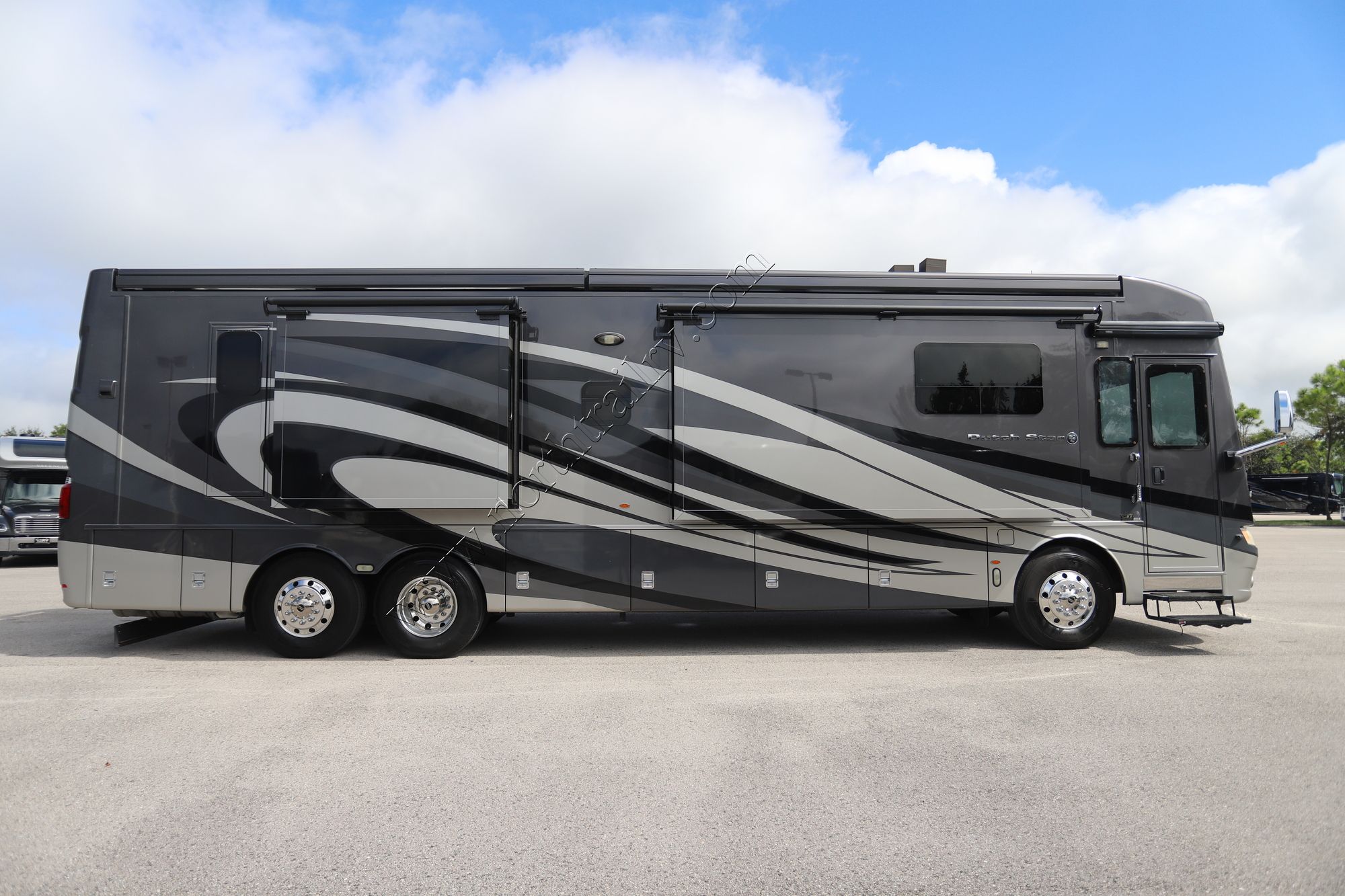 Used 2018 Newmar Dutch Star 4018 Class A  For Sale