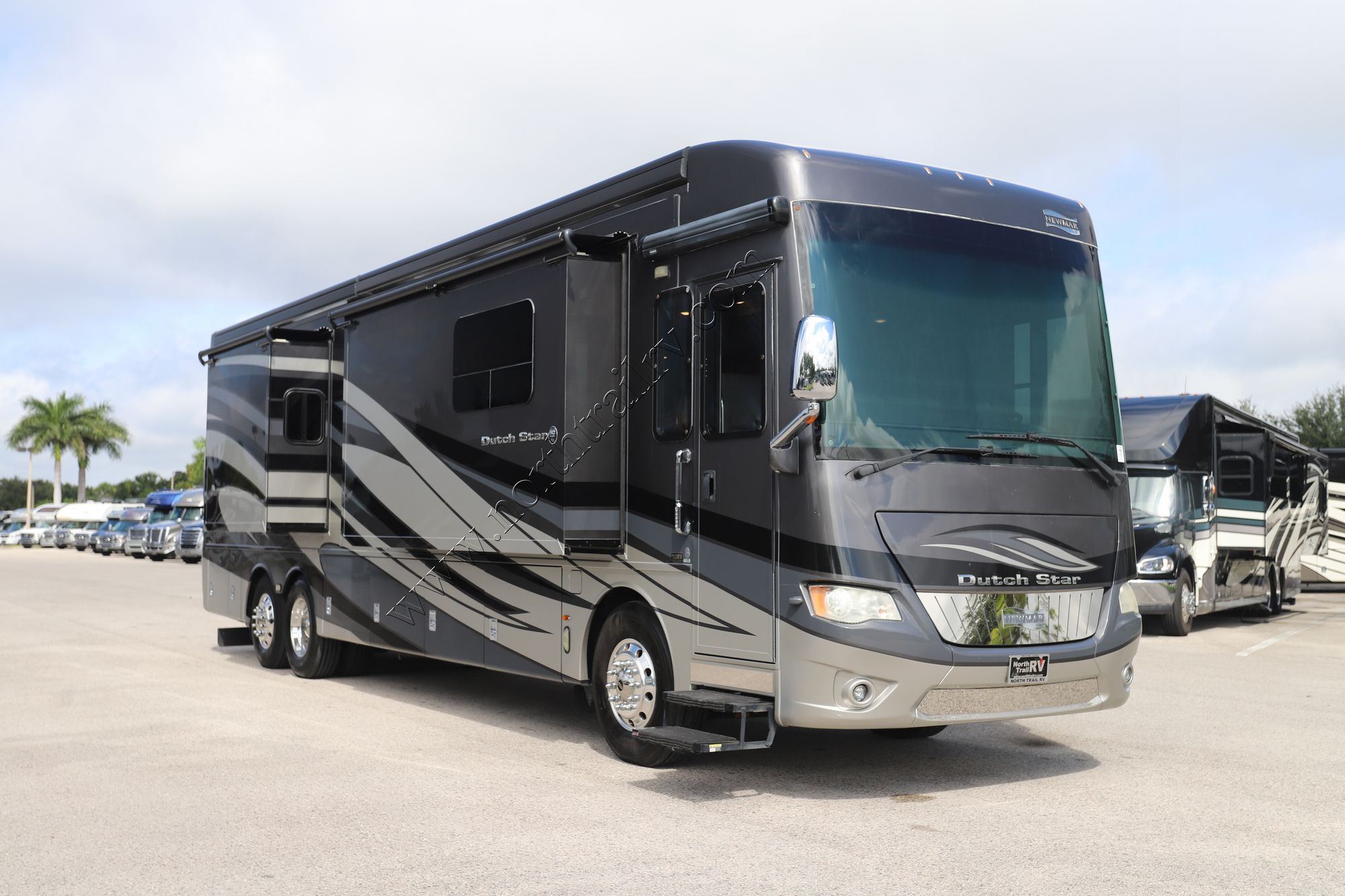 Used 2018 Newmar Dutch Star 4018 Class A  For Sale