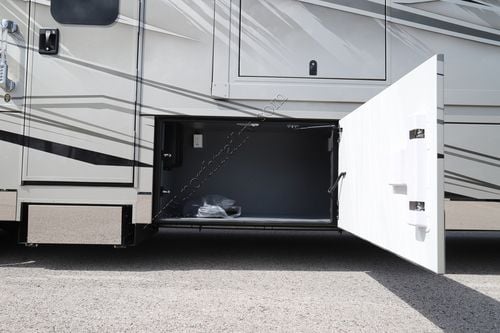 2025 Renegade Rv Xl 45DBM