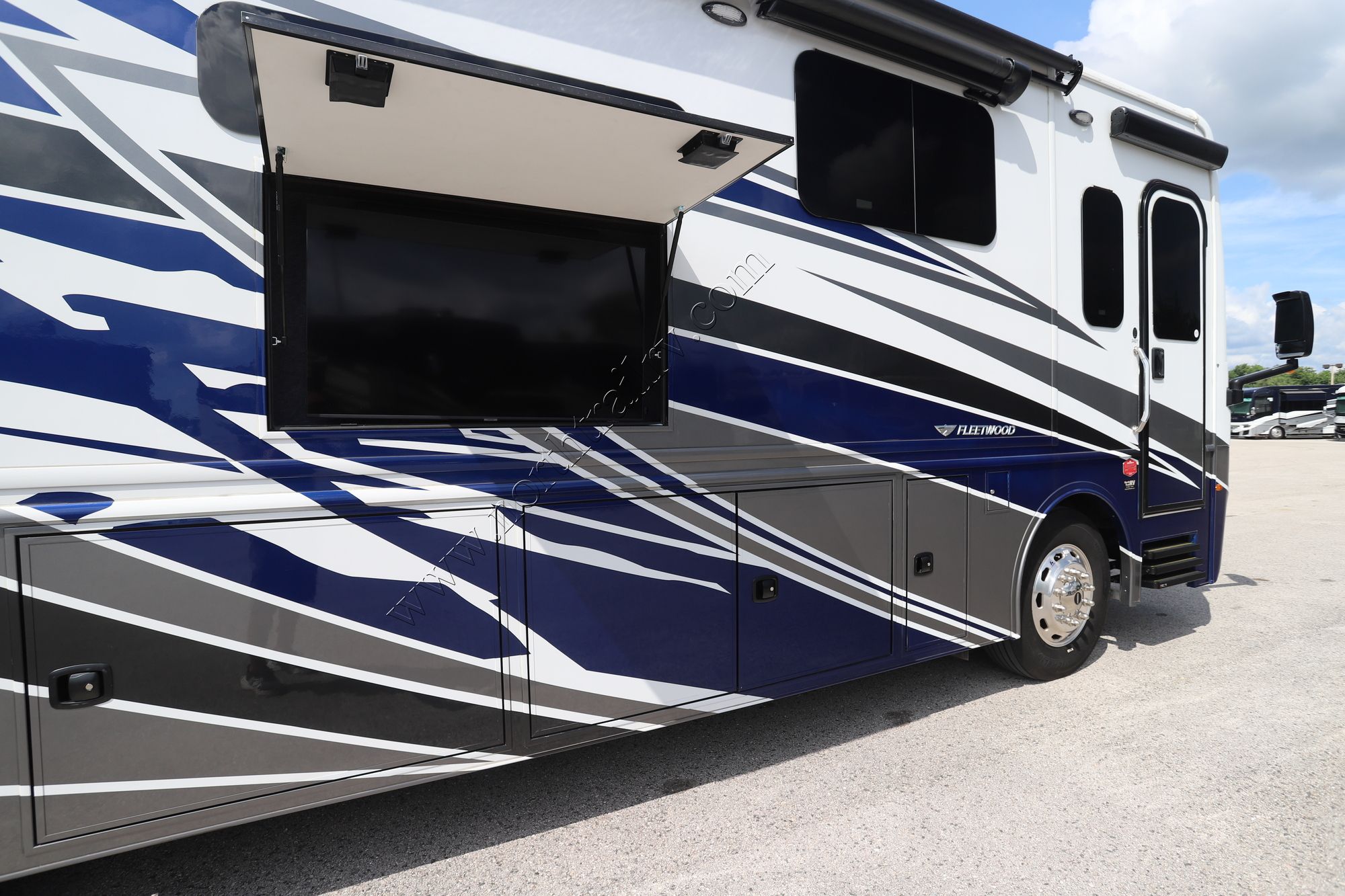 Used 2023 Fleetwood Frontier 34GT Class A  For Sale