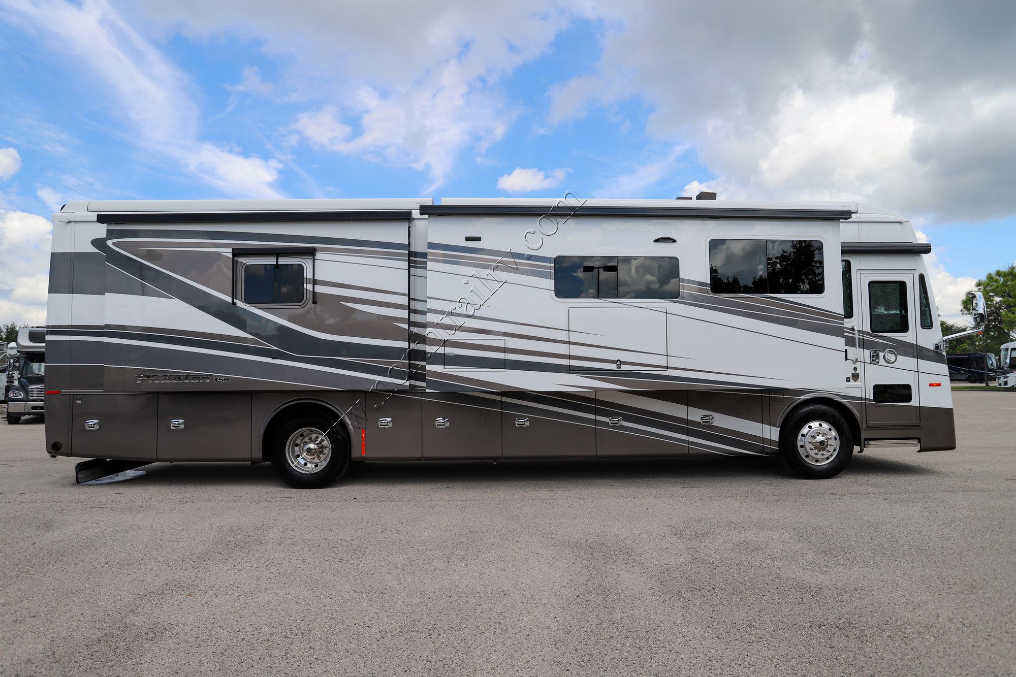 Used 2022 Tiffin Motor Homes Phaeton 40IH Class A  For Sale