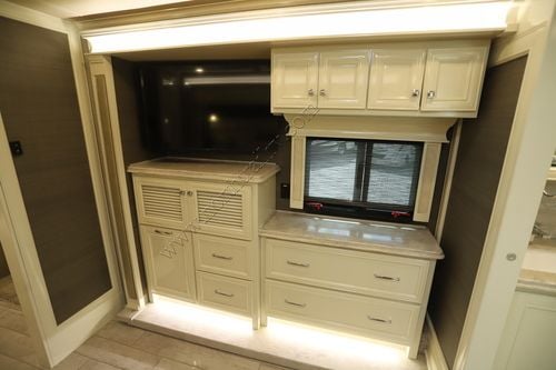 2022 Tiffin Motor Homes Phaeton 40IH