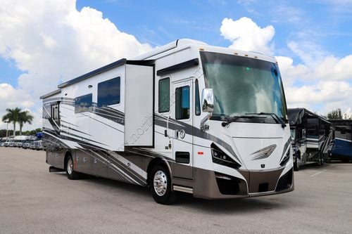 2022 Tiffin Motor Homes Phaeton 40IH