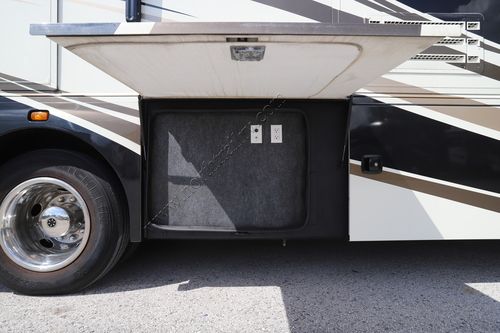 2011 Coachmen Pathfinder 406QS