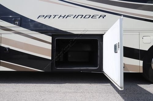 2011 Coachmen Pathfinder 406QS