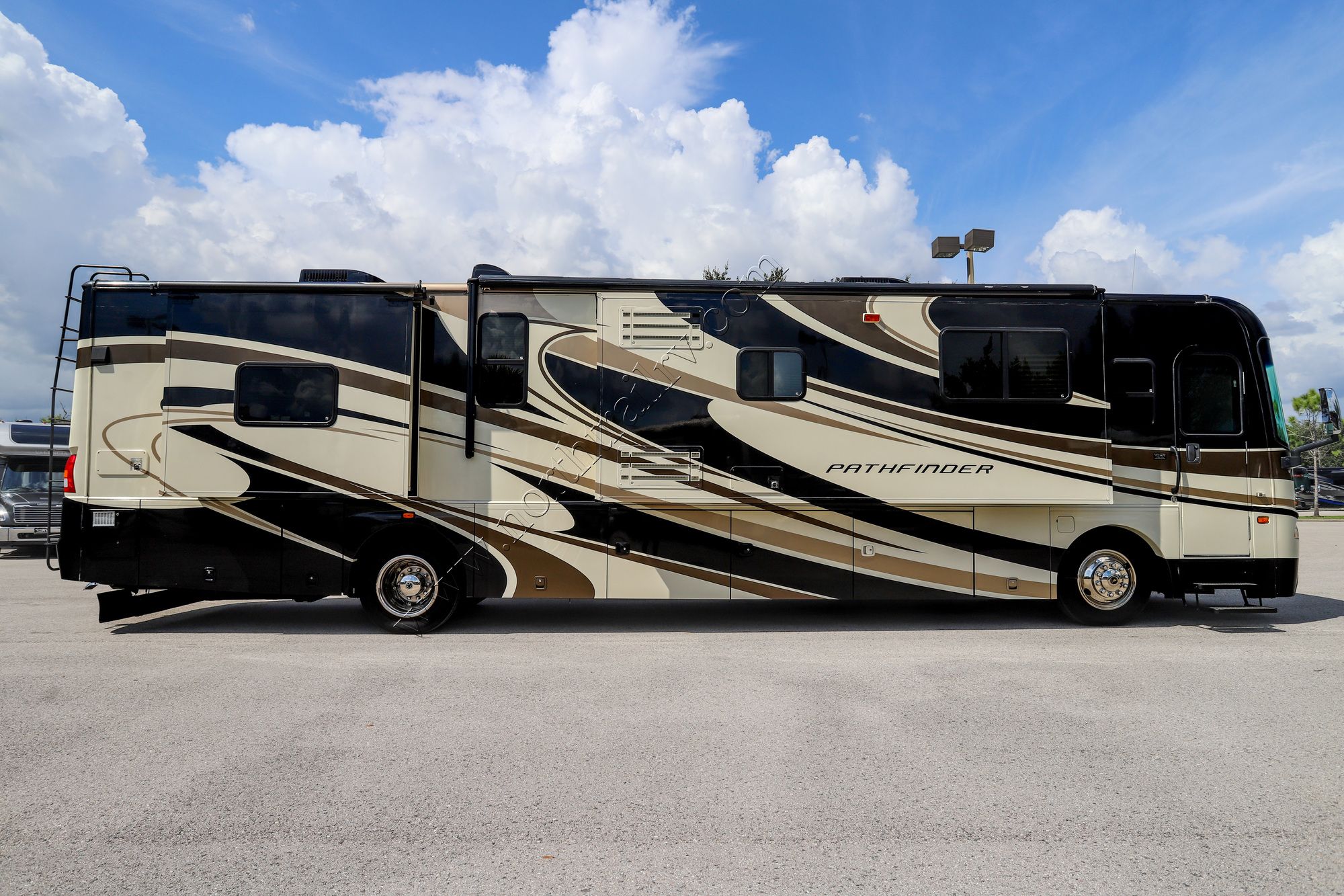 Used 2011 Coachmen Pathfinder 406QS Class A  For Sale