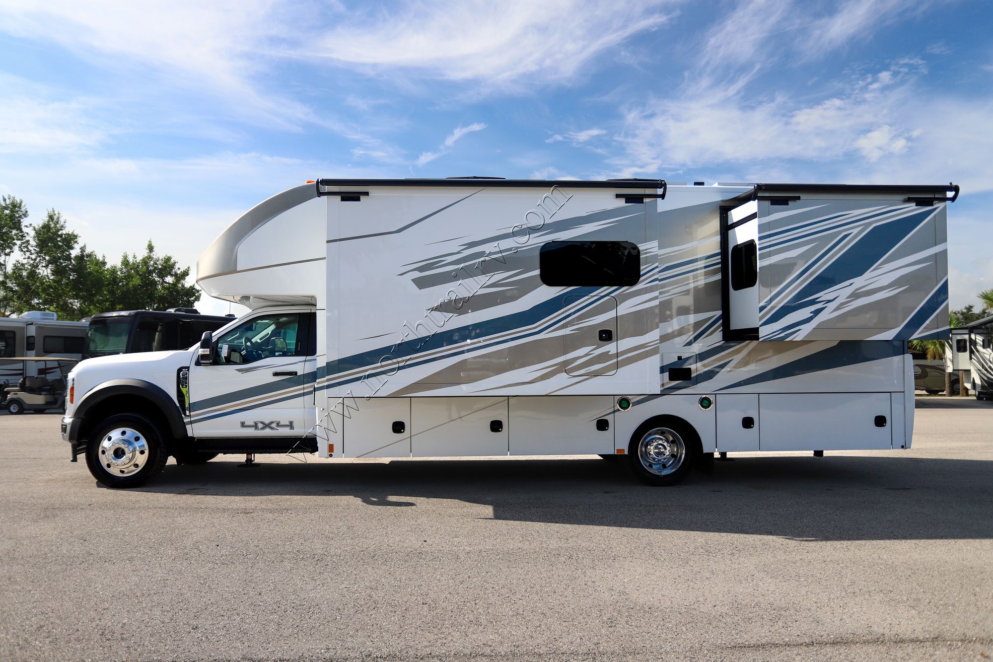 New 2025 Renegade Rv Veracruz 32VDS Super C  For Sale