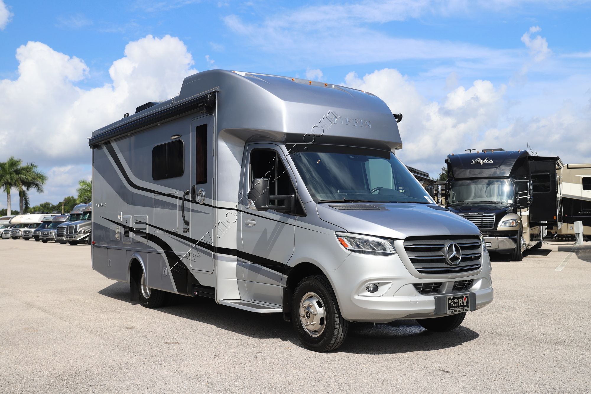 Used 2021 Tiffin Motor Homes Wayfarer 25RW Class C  For Sale