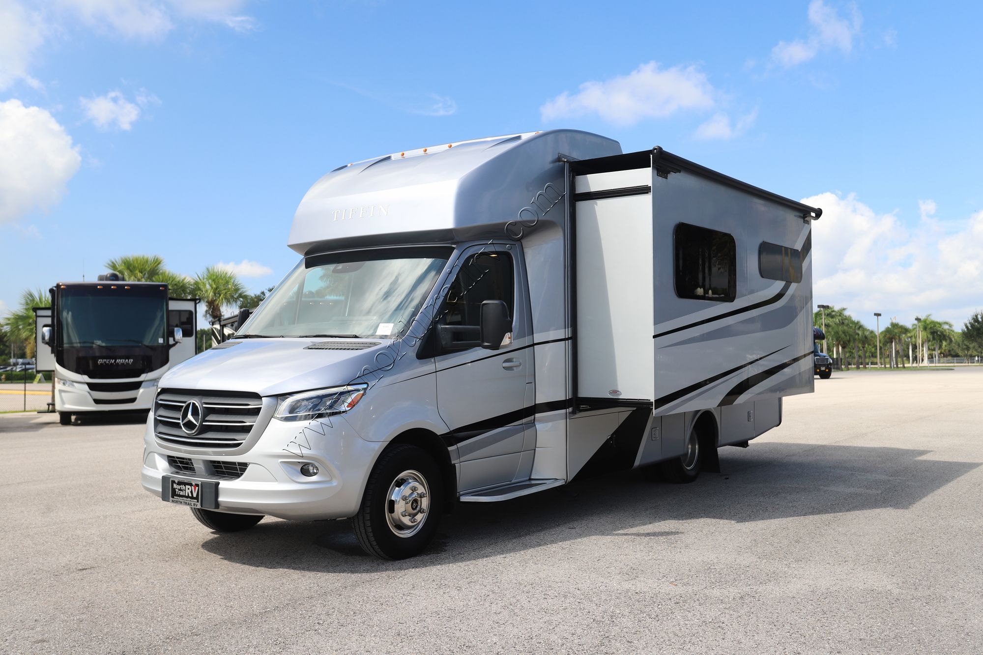 Used 2021 Tiffin Motor Homes Wayfarer 25RW Class C  For Sale