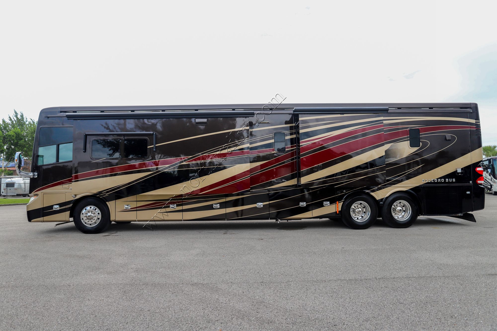 Used 2017 Tiffin Motor Homes Allegro Bus 45OPP Class A  For Sale