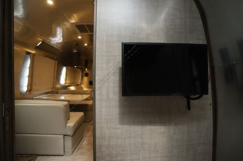 2023 Airstream Classic 33FBQ