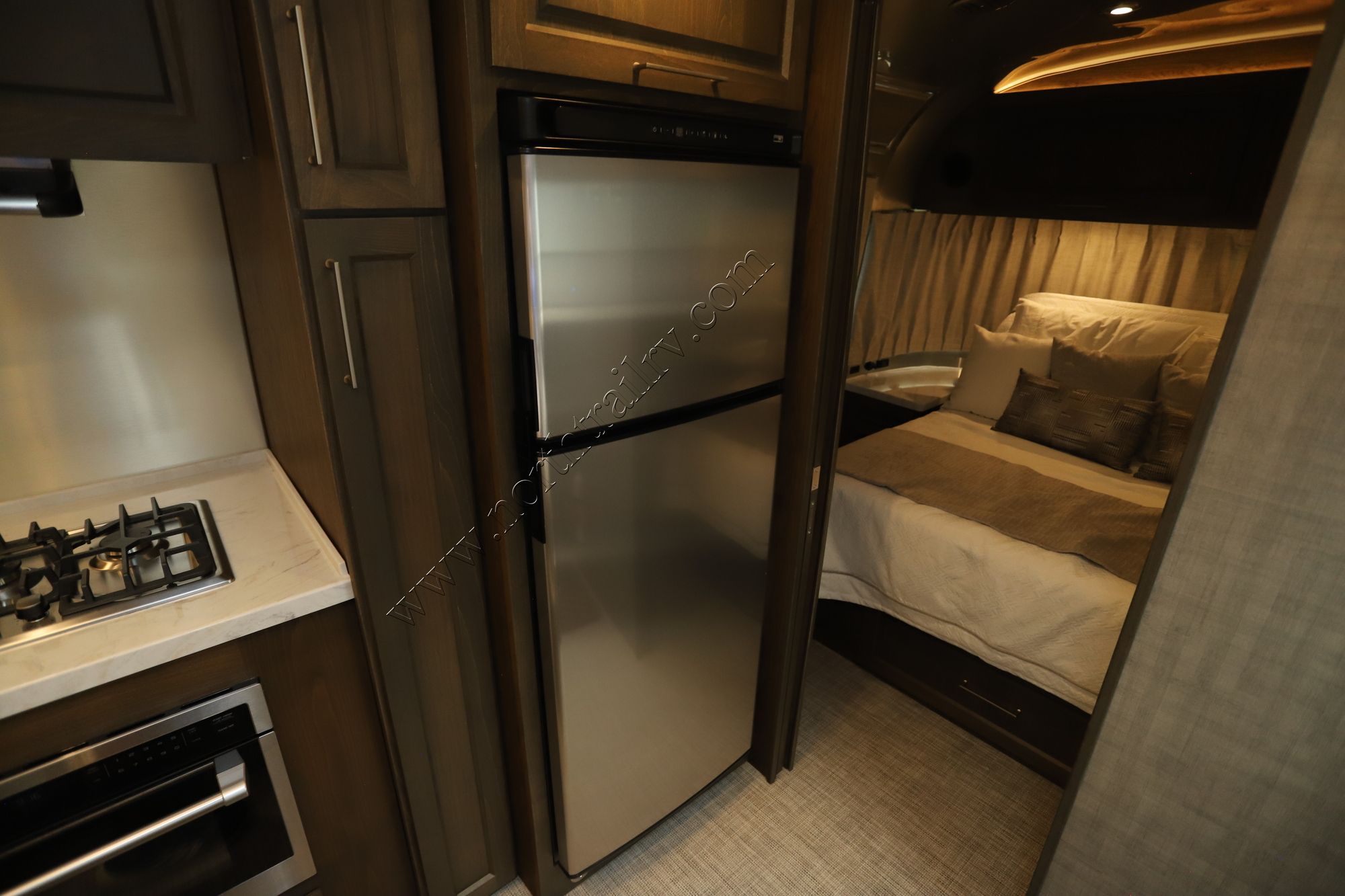 2023 Airstream Classic 33FBQ Travel Trailer Used  For Sale