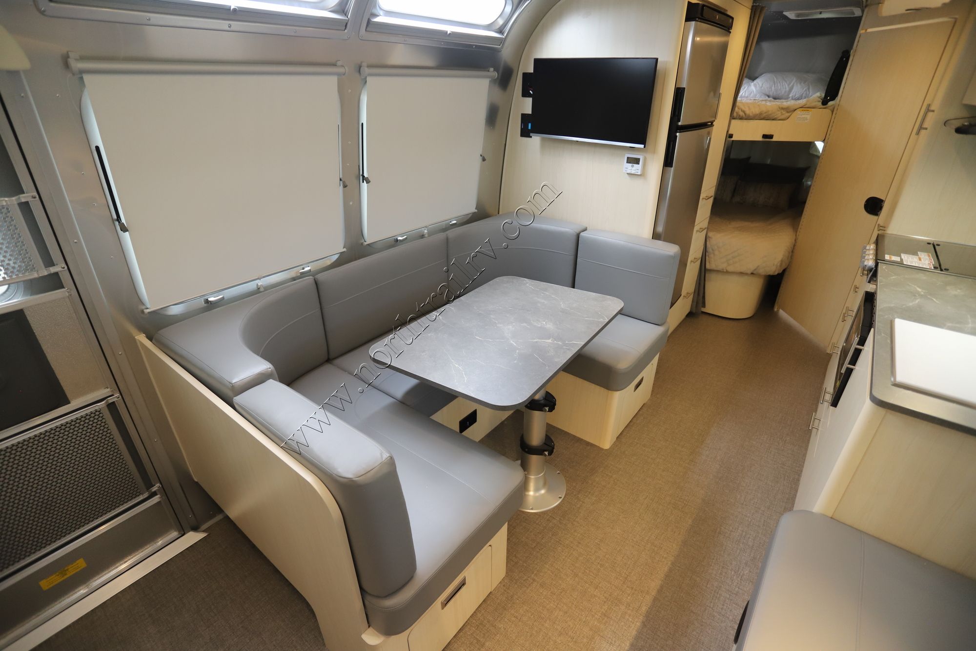 New 2025 Airstream Flying Cloud 30FB Travel Trailer  For Sale