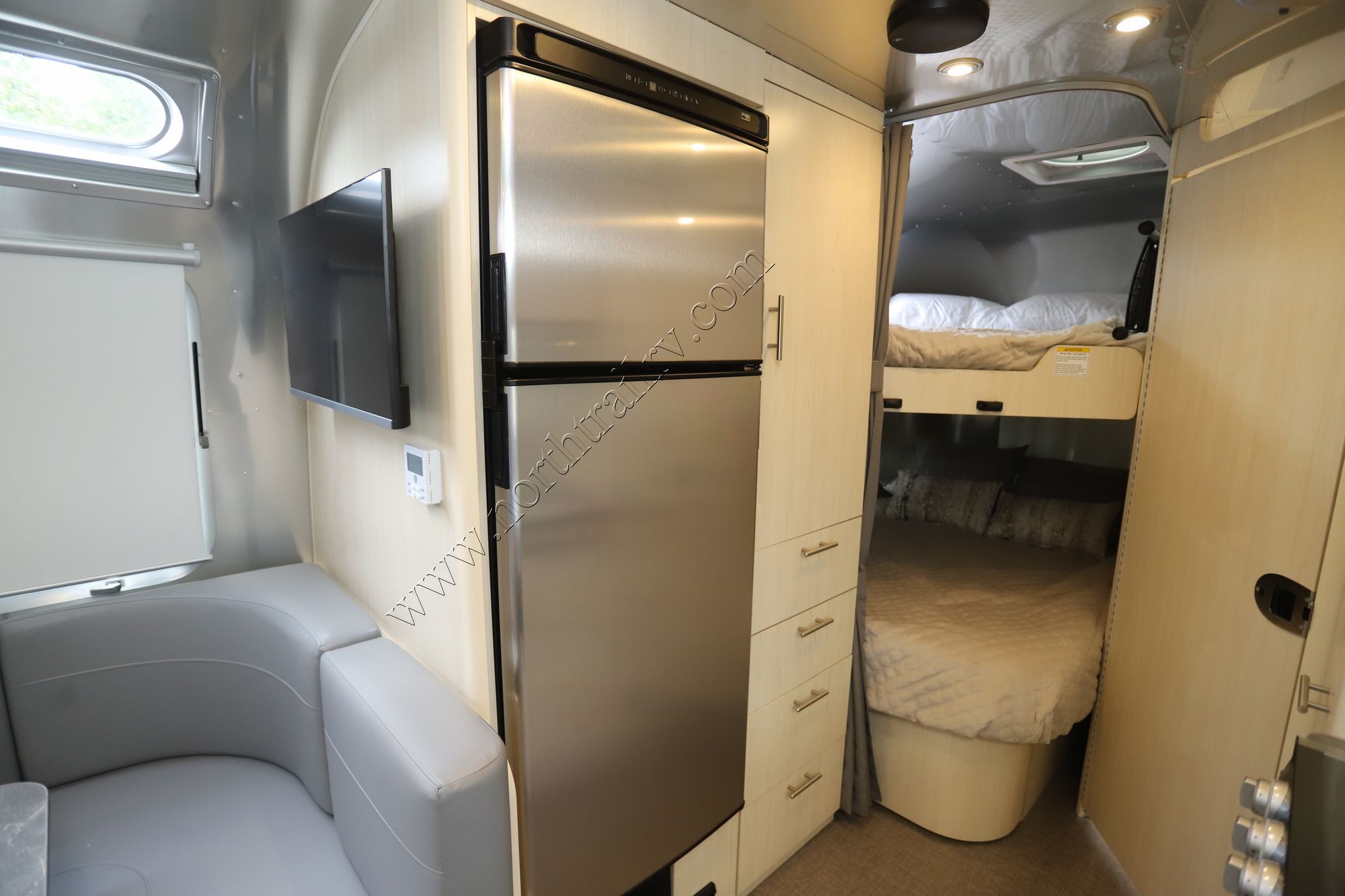 New 2025 Airstream Flying Cloud 30FB Travel Trailer  For Sale