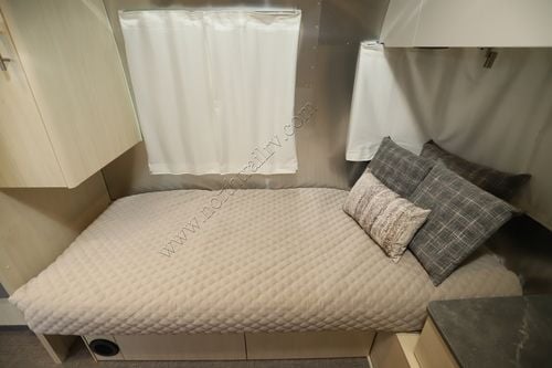 2025 Airstream Flying Cloud 30FB Travel Trailer