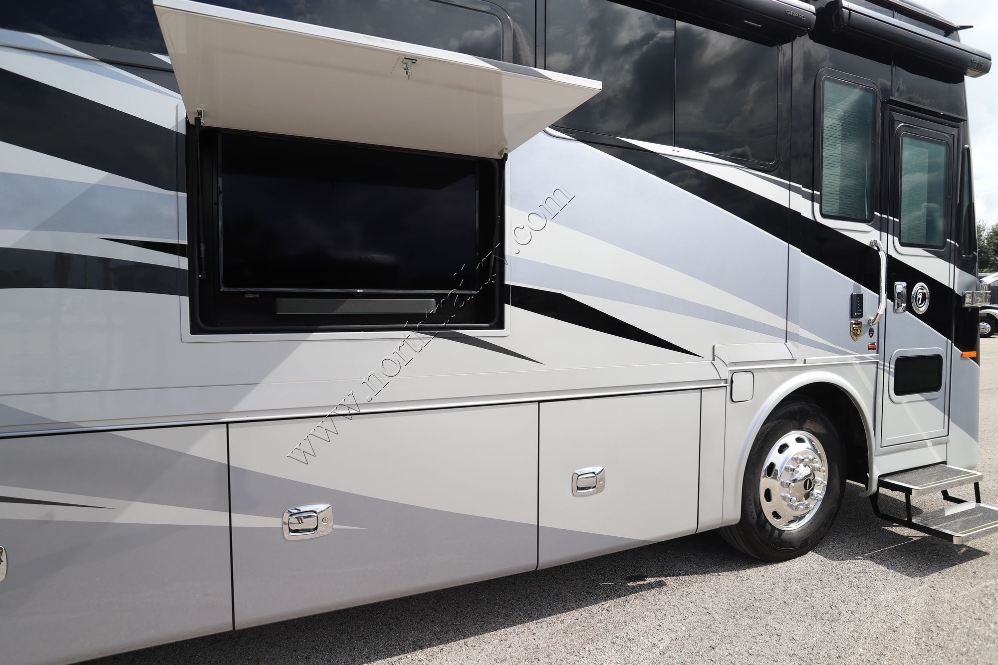 Used 2021 Tiffin Motor Homes Phaeton 37BH Class A  For Sale