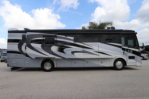 2021 Tiffin Motor Homes Phaeton 37BH