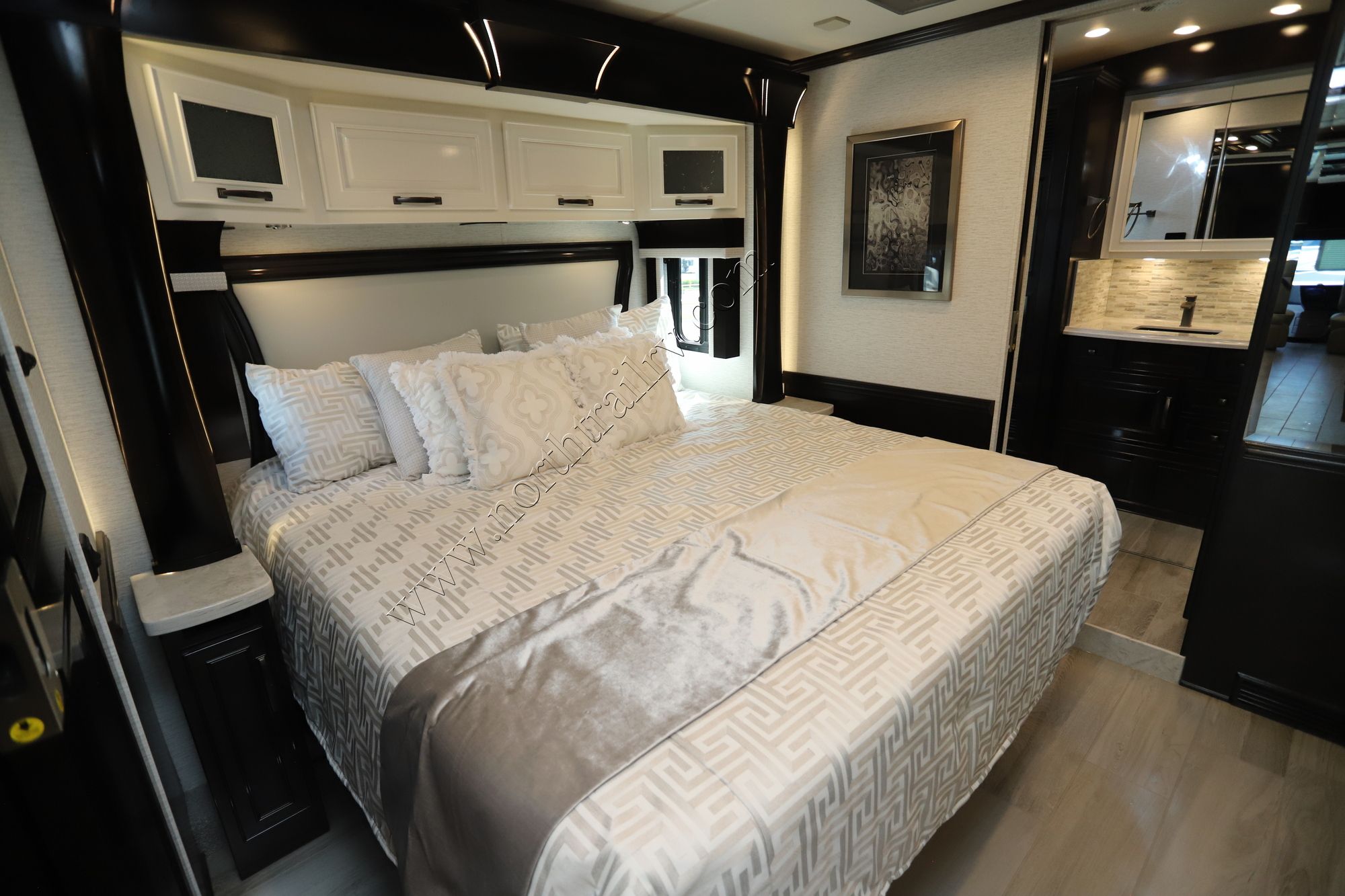 New 2025 Newmar Dutch Star 4340 Class A  For Sale