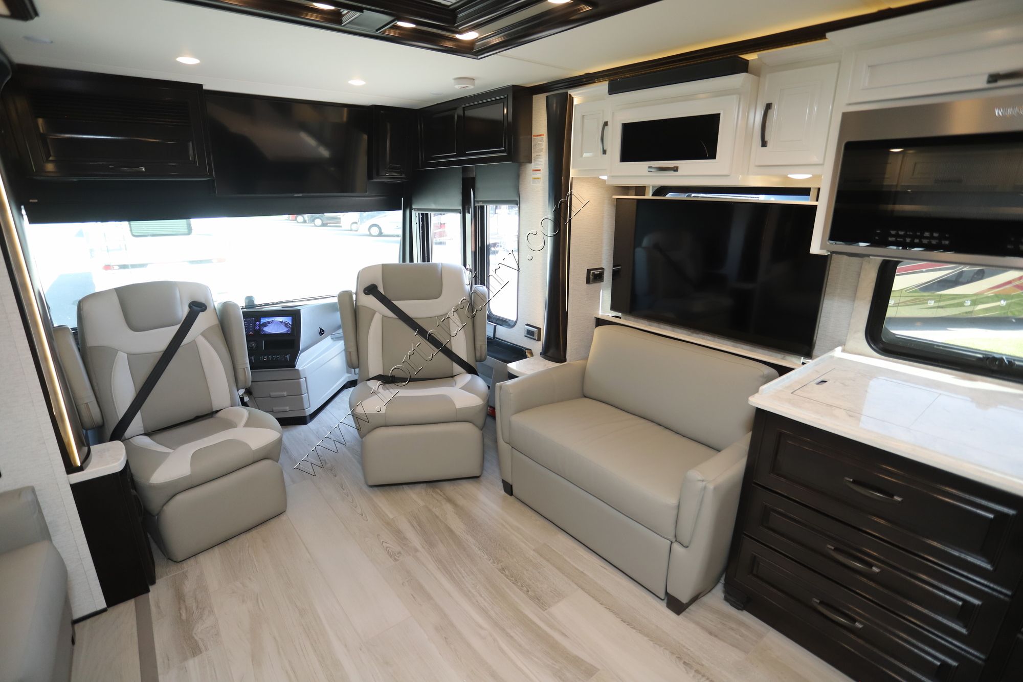 New 2025 Newmar Dutch Star 4340 Class A  For Sale