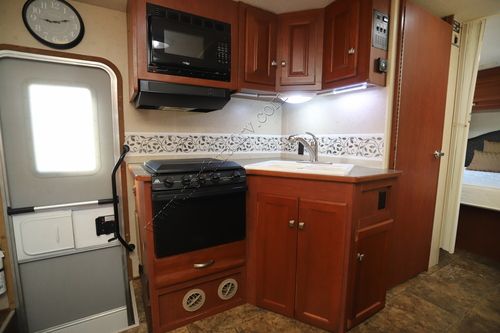 2013 Winnebago Vista 26HE