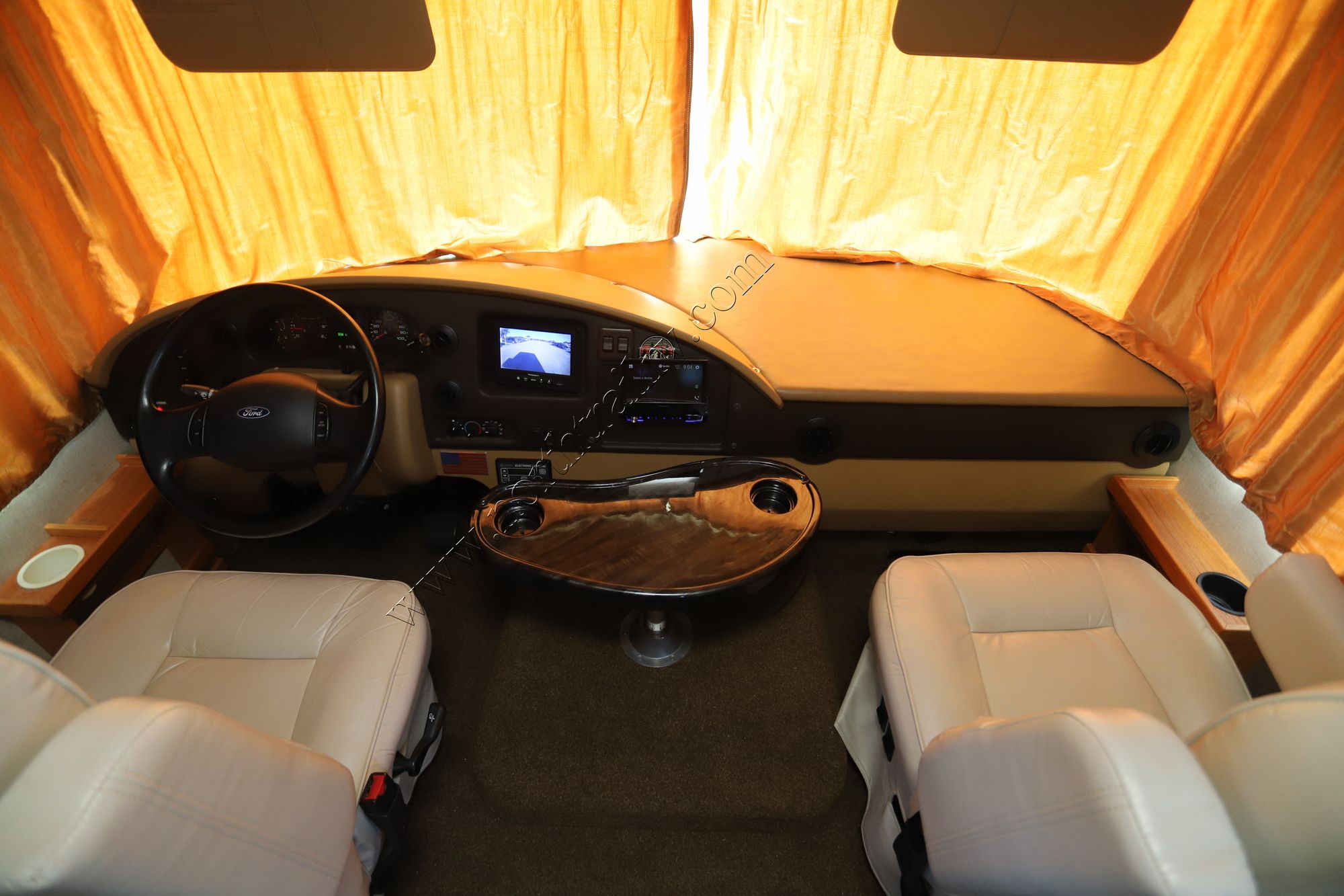 Used 2013 Winnebago Vista 26HE Class A  For Sale