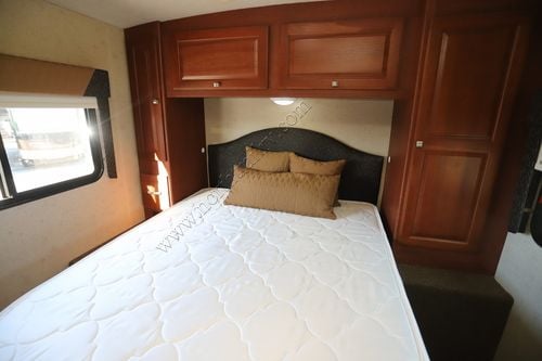 2013 Winnebago Vista 26HE