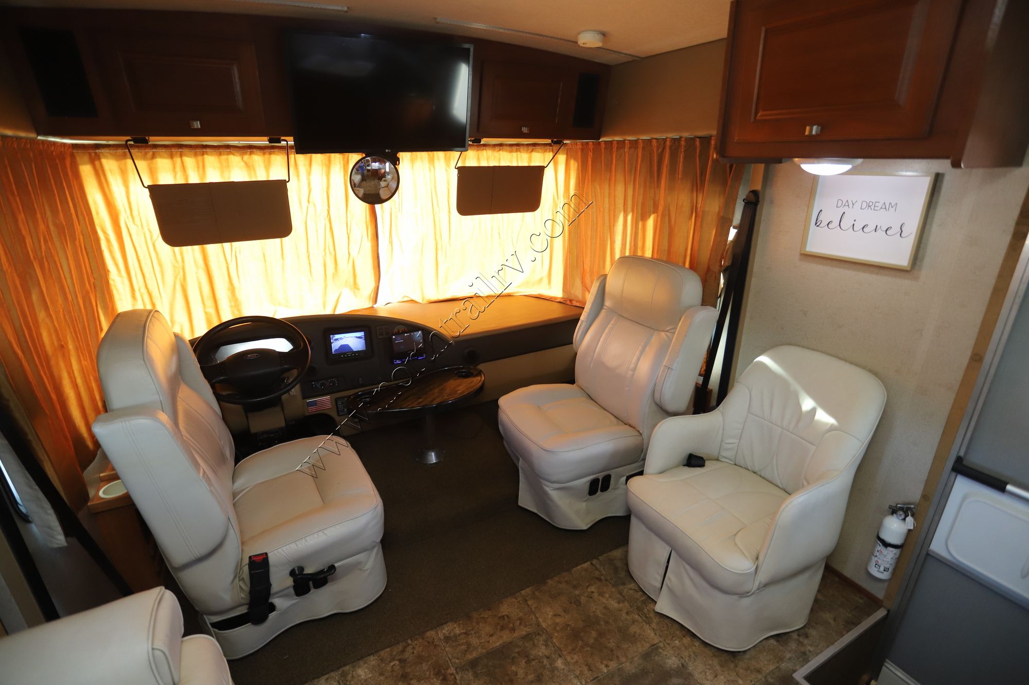 Used 2013 Winnebago Vista 26HE Class A  For Sale