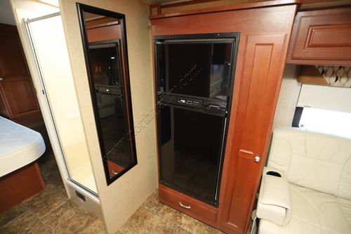 2013 Winnebago Vista 26HE