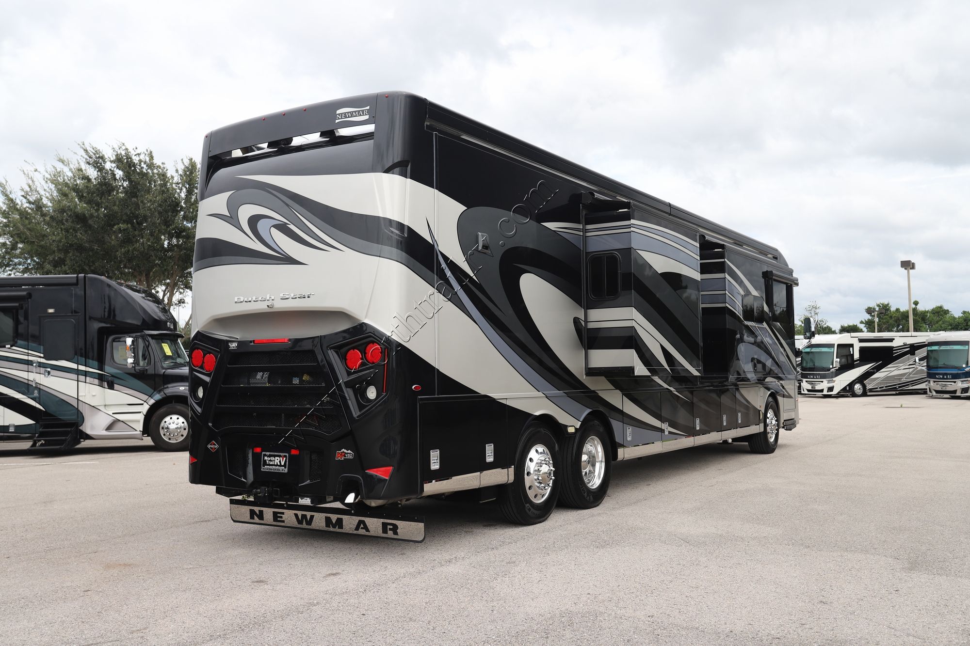 Used 2019 Newmar Dutch Star 4362 Class A  For Sale