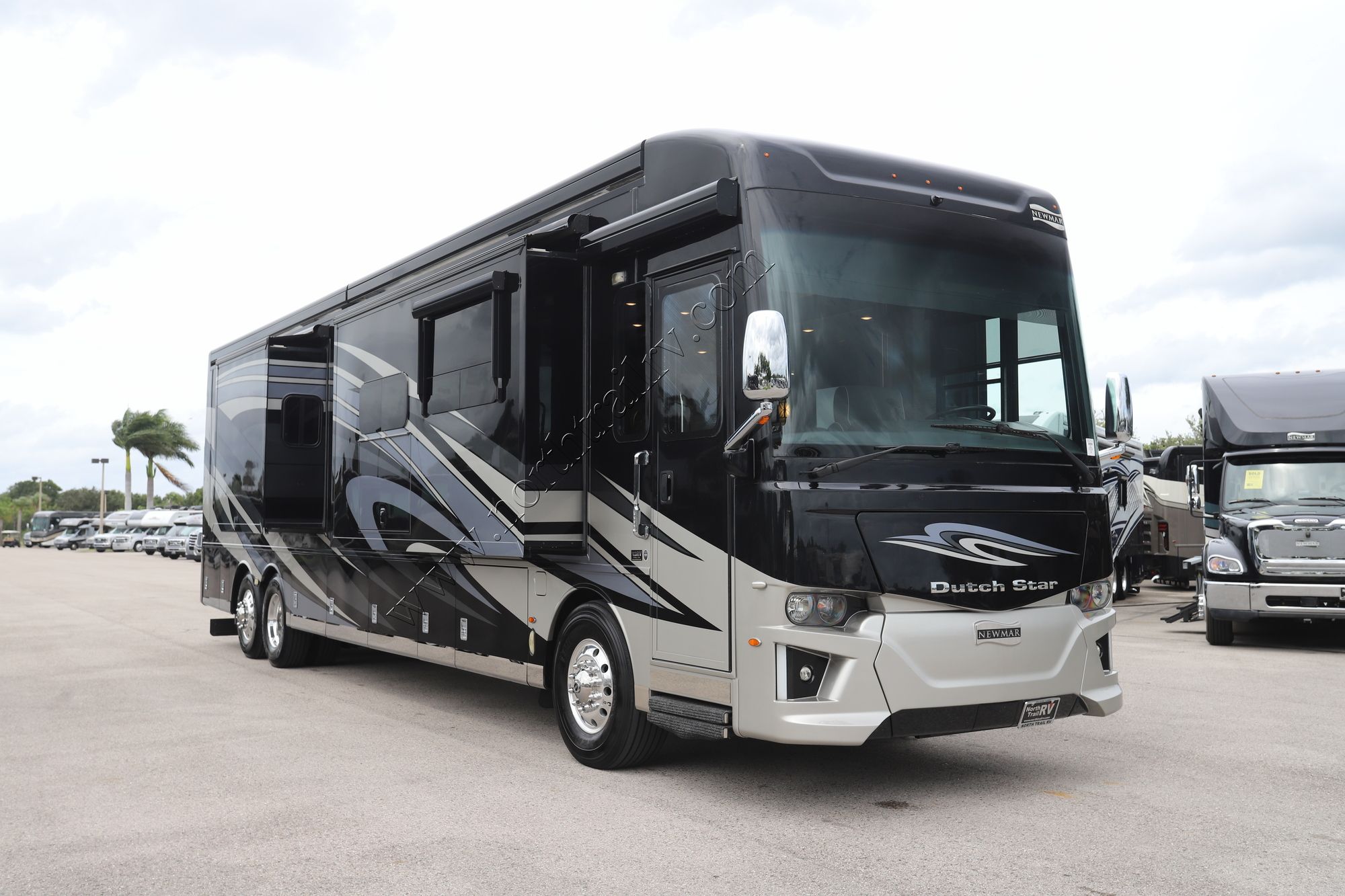 Used 2019 Newmar Dutch Star 4362 Class A  For Sale