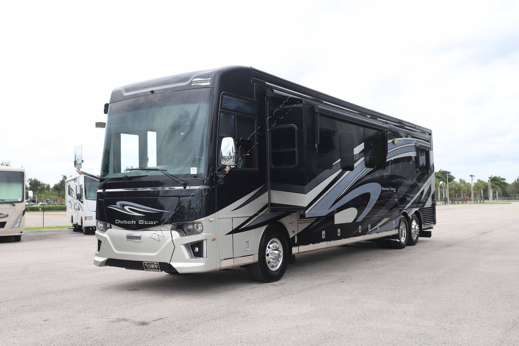 Used 2019 Newmar Dutch Star 4362 Class A  For Sale
