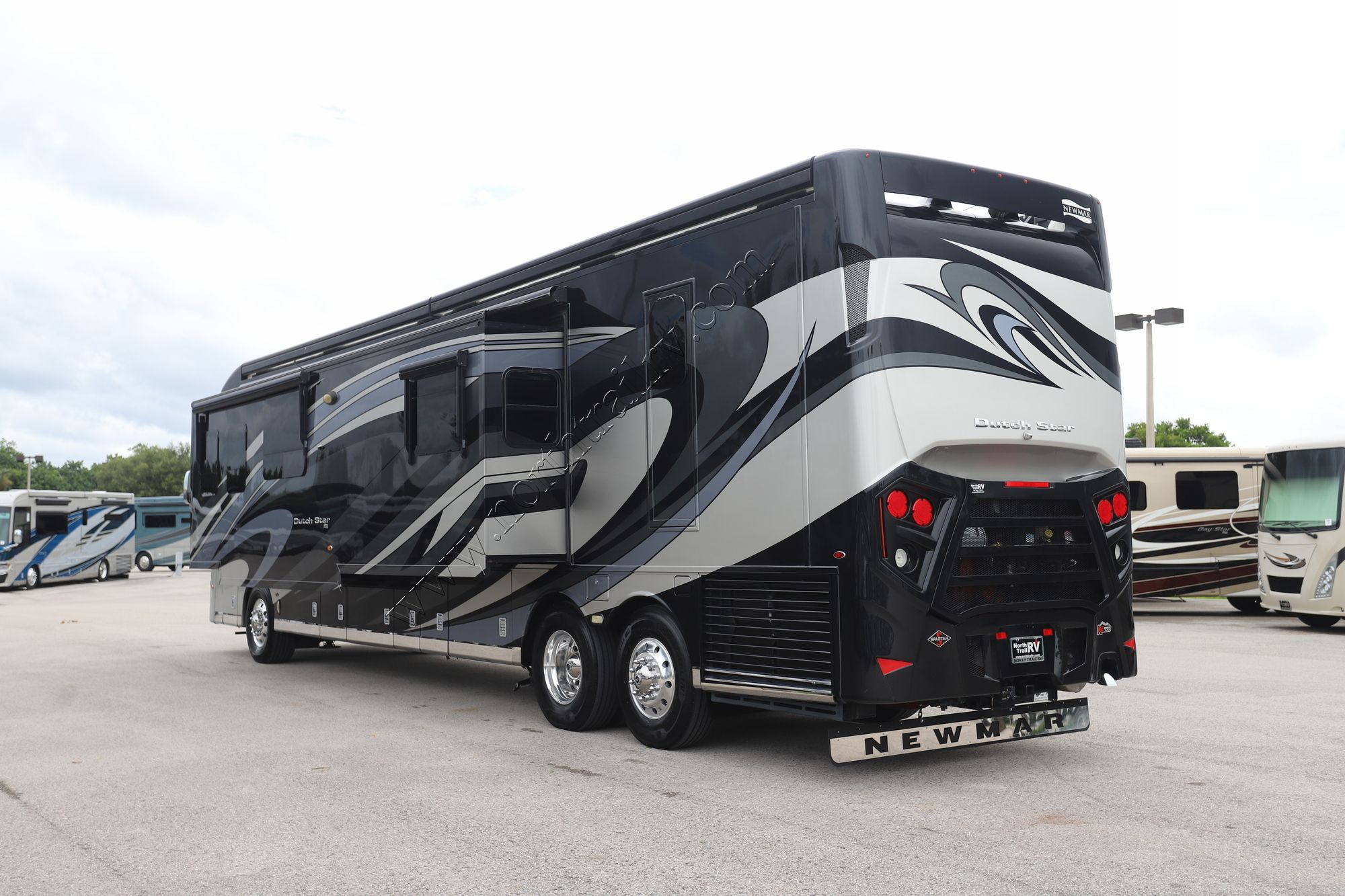 Used 2019 Newmar Dutch Star 4362 Class A  For Sale