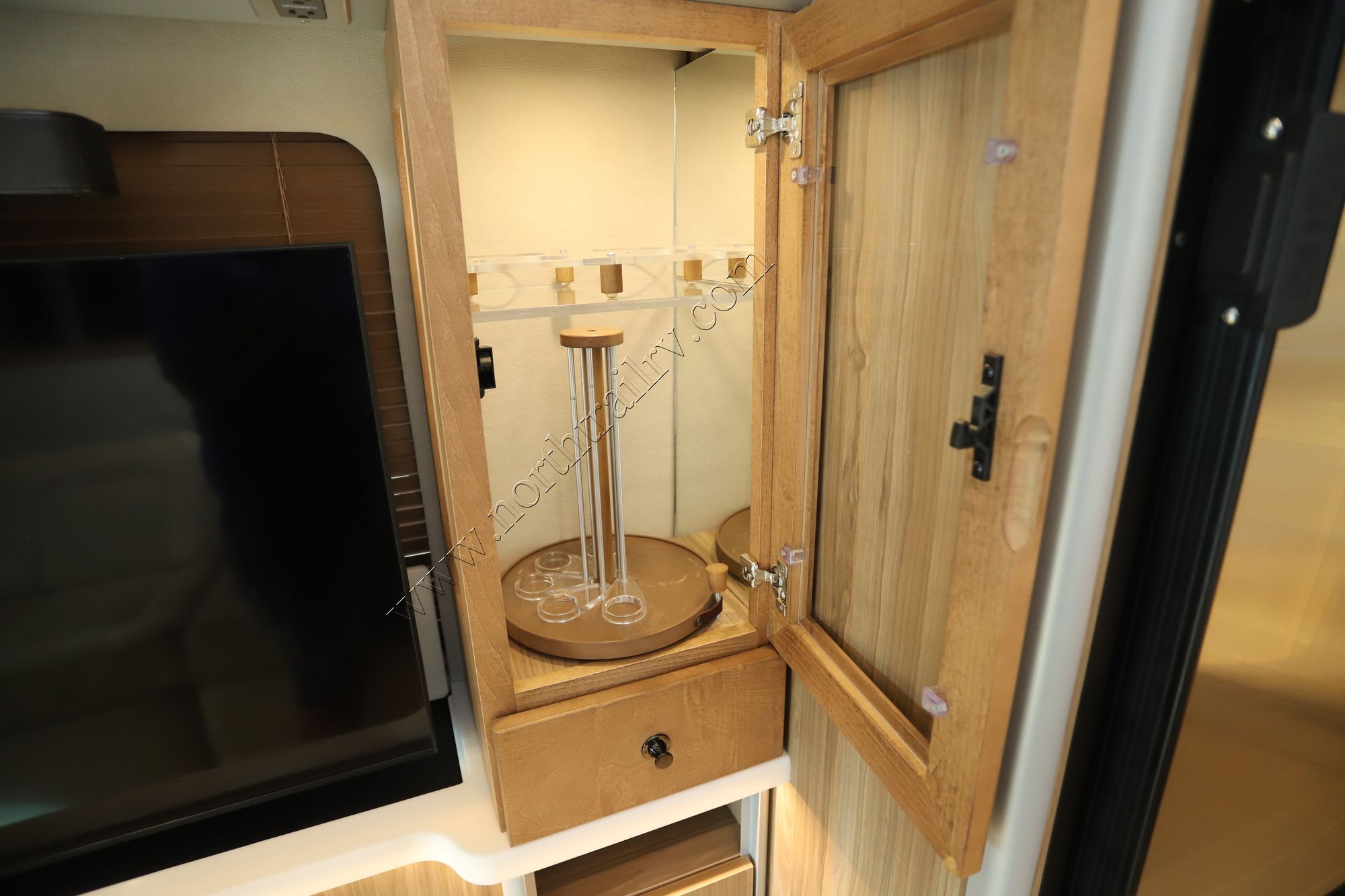 2022 Airstream Atlas Tommy Bahama Class C Used  For Sale